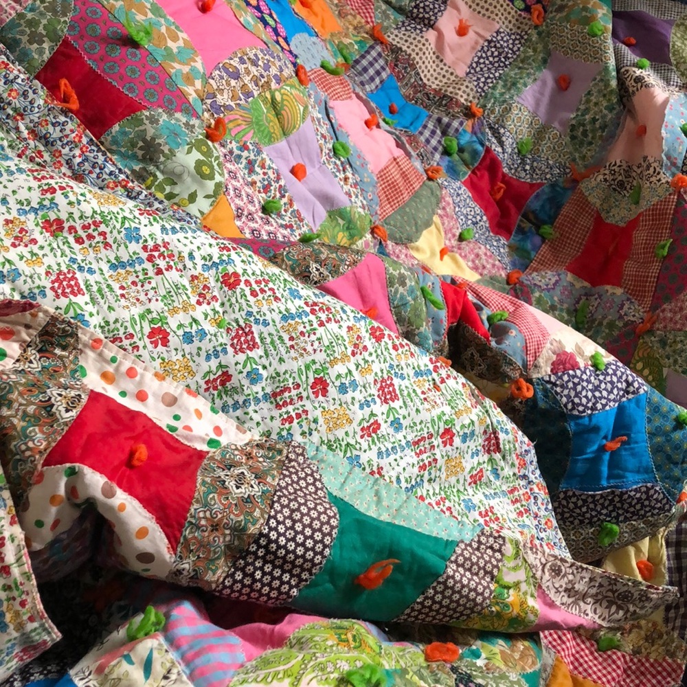 Pretty vintage patchwork boho quilted blanket - Picture 7 of 8